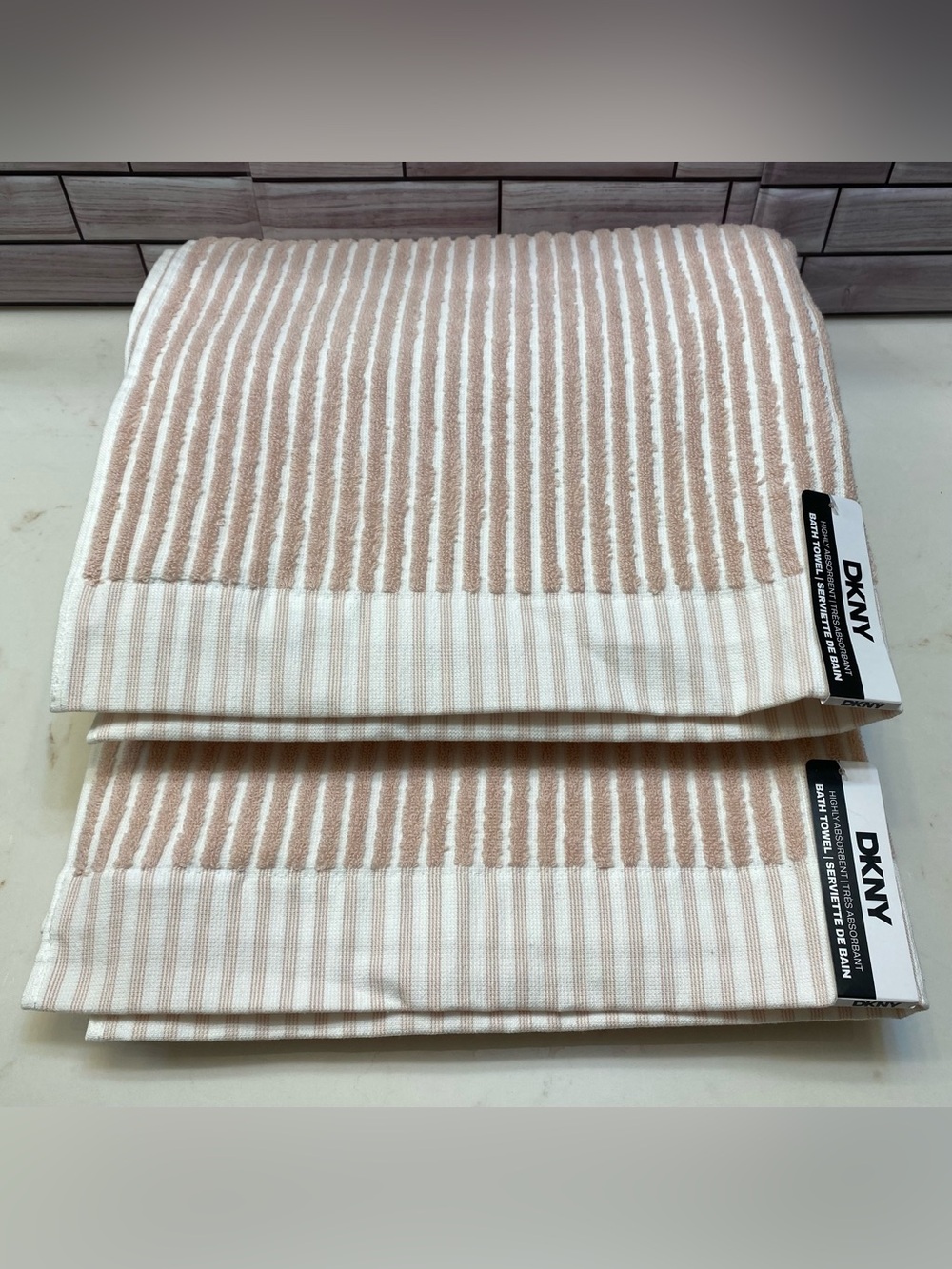 DKNY ❤️(2) Cotton Bath Towel Set Blush Pink White  stripe NWT